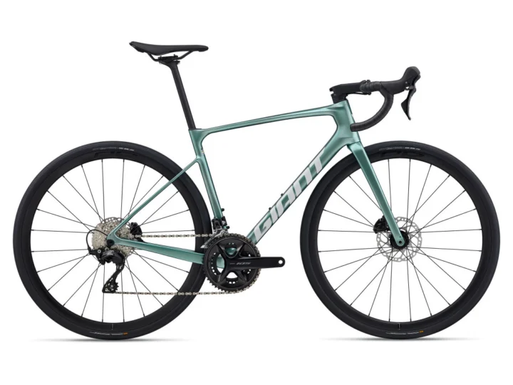 2026 Giant Defy Advanced 2
