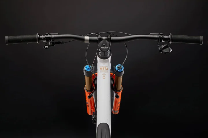 2025 Commencal Meta V5 Signature