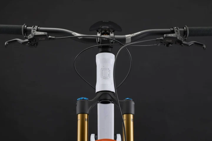 2025 Commencal Meta V5 Signature