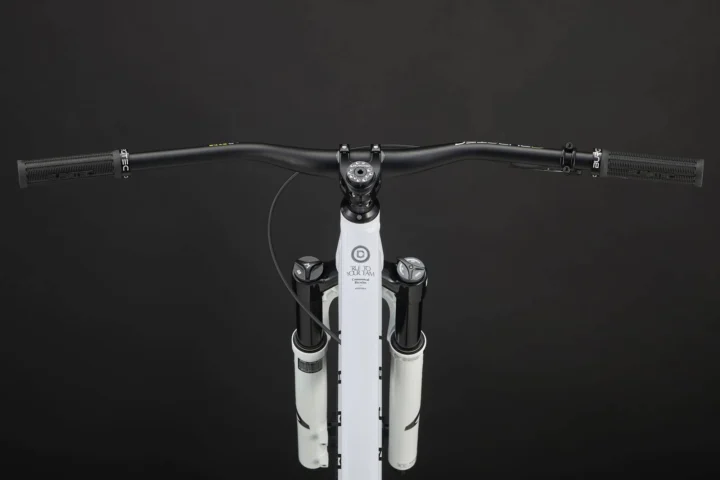 2026 Commencal Absolut Bomber