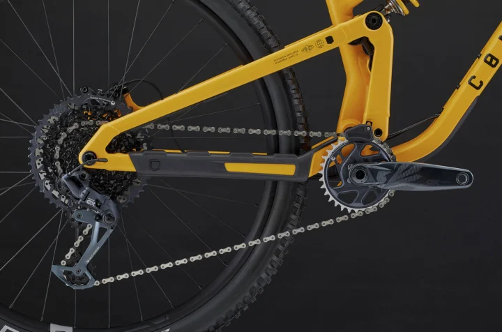 2026 Commencal Meta V5 Ohlins Edition Yellow