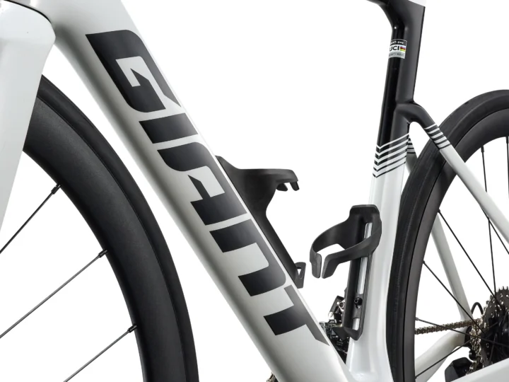 2027 Giant Propel Advanced 2