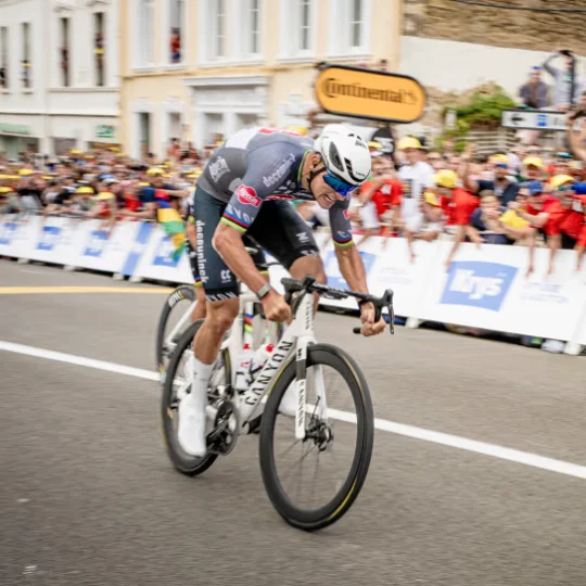 2027 Canyon Aeroad CFR Di2