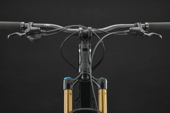 2027 Commencal Meta HT V3 Signature Pure Black