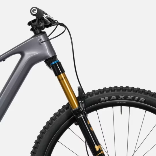 2027 Canyon Lux Trail CF 9