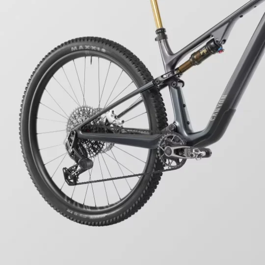 2027 Canyon Lux Trail CF 9