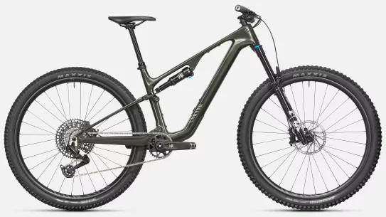 2027 Canyon Lux Trail CF 7