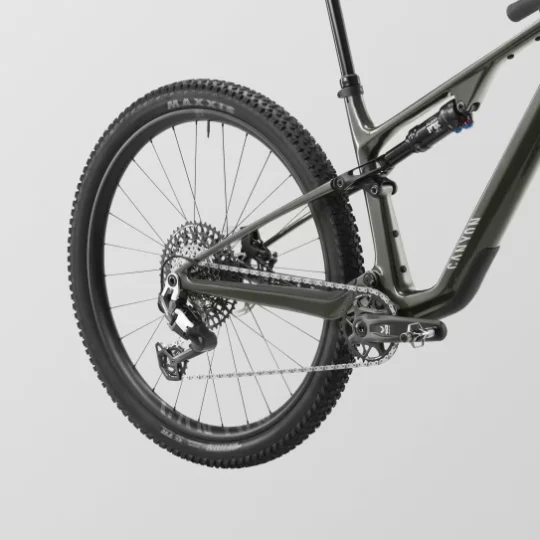 2027 Canyon Lux Trail CF 7