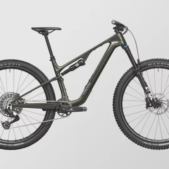 2027 Canyon Lux Trail CF 7