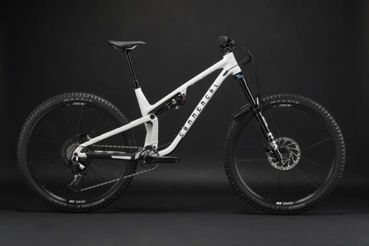 2027 Commencal Meta V5 Essential