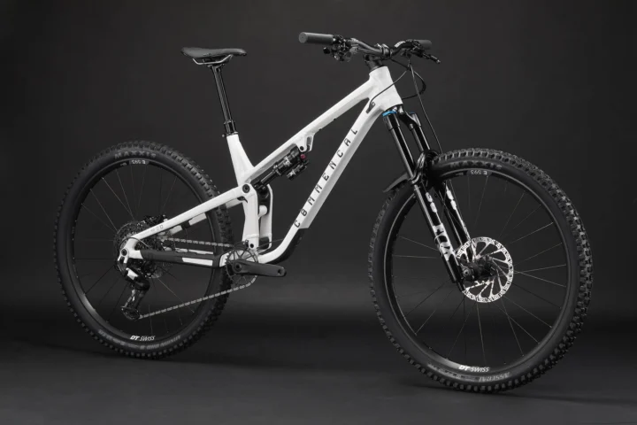 2027 Commencal Meta V5 Essential