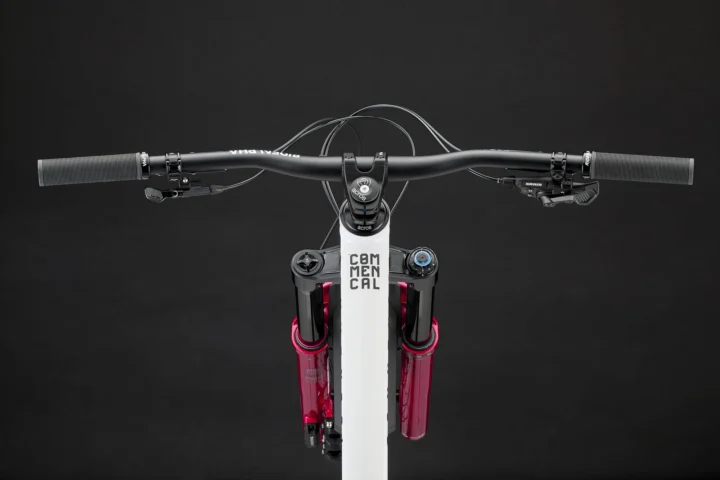 2027 Commencal Clash V3 Rockshox