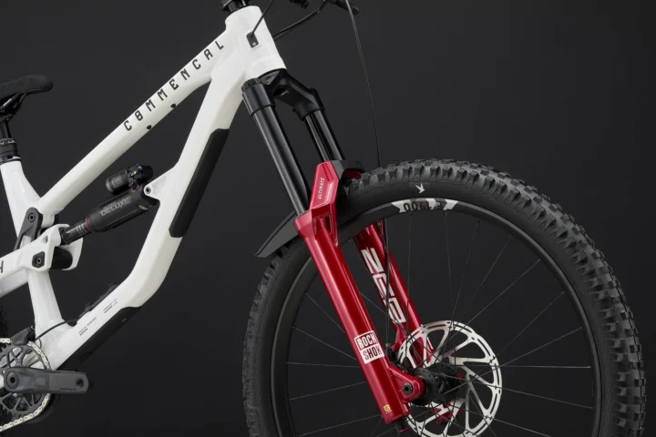 2027 Commencal Clash V3 Rockshox