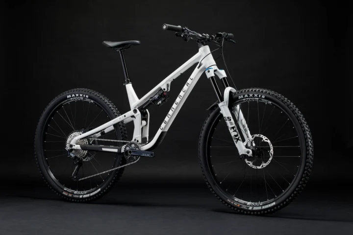 2023 Commencal Meta V5 Essential